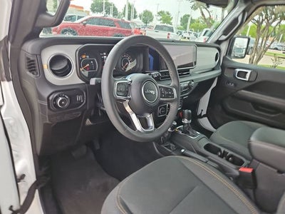 2025 Jeep Wrangler 4-Door Sahara 4x4