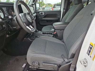 2025 Jeep Wrangler 4-Door Sahara 4x4