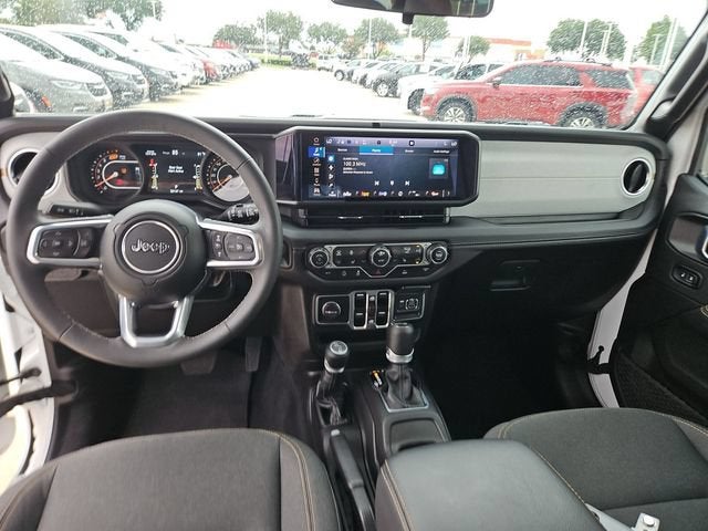 2025 Jeep Wrangler 4-Door Sahara 4x4