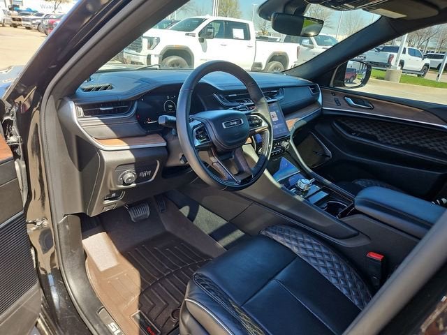 2022 Jeep Grand Cherokee Summit