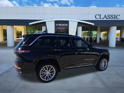 2022 Jeep Grand Cherokee Summit