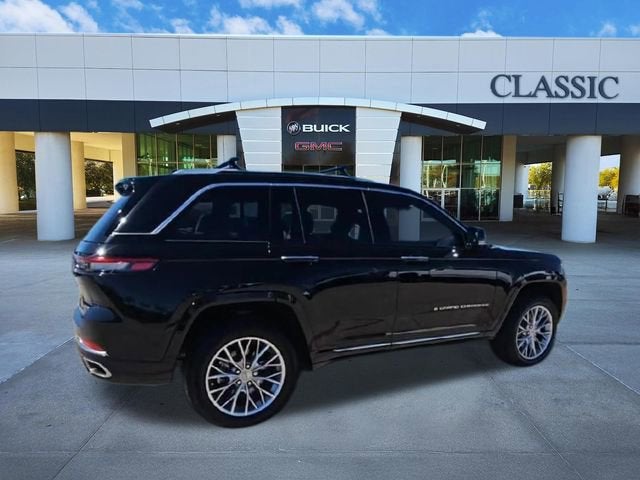 2022 Jeep Grand Cherokee Summit