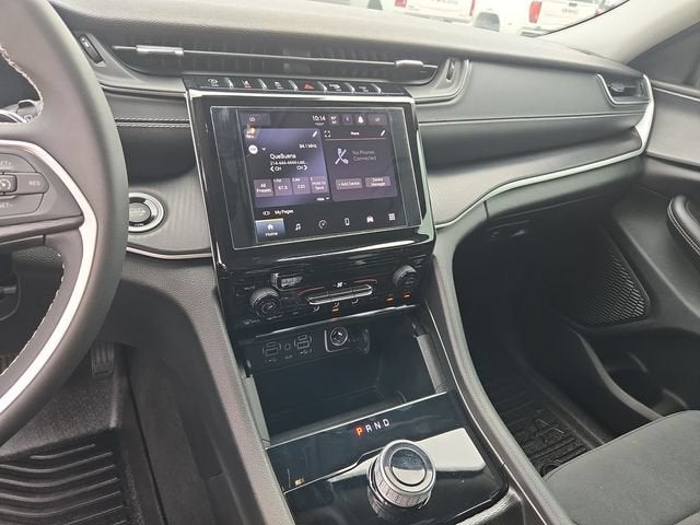 2024 Jeep Grand Cherokee L Laredo 4x2