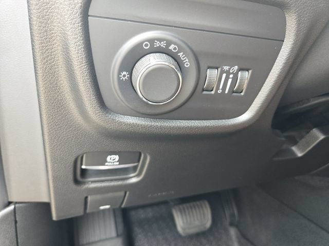 2024 Jeep Grand Cherokee L Laredo 4x2