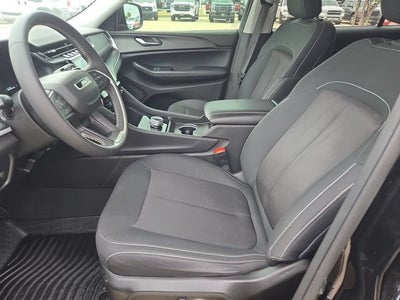 2024 Jeep Grand Cherokee L Laredo 4x2