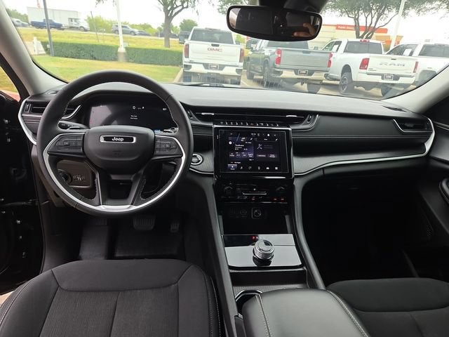 2024 Jeep Grand Cherokee L Laredo 4x2
