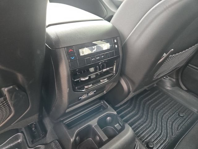 2024 Jeep Grand Cherokee L Laredo 4x2