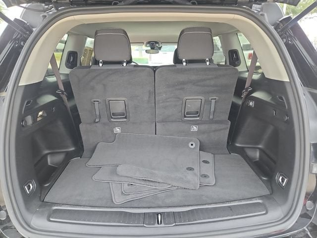 2024 Jeep Grand Cherokee L Laredo 4x2