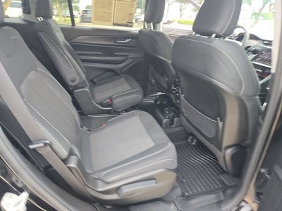 2024 Jeep Grand Cherokee L Laredo 4x2