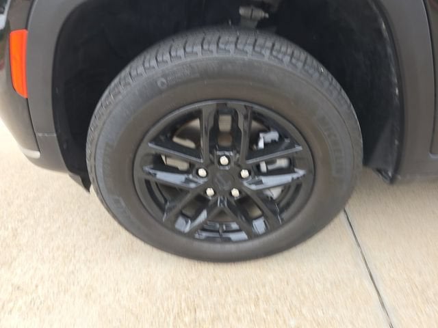 2024 Jeep Grand Cherokee L Laredo 4x2