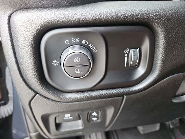 2025 RAM 1500 Lone Star Crew Cab 4x2 5'7" Box