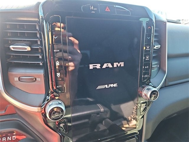 2025 RAM 1500 Big Horn Crew Cab 4x4 5'7" Box