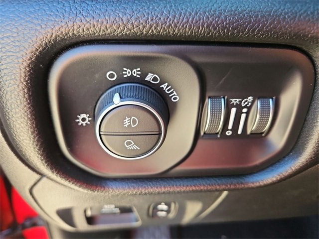 2025 RAM 1500 Big Horn Crew Cab 4x4 5'7" Box