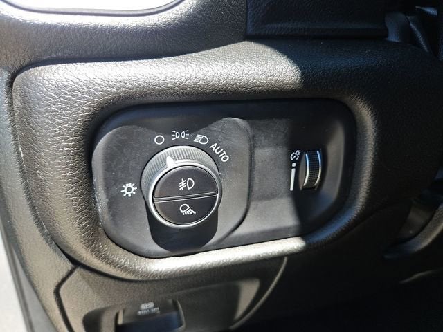 2025 RAM 1500 Big Horn Crew Cab 4x4 5'7" Box