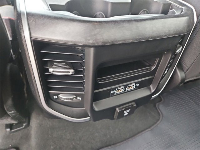 2022 RAM 1500 Big Horn Crew Cab 4x4 5'7" Box