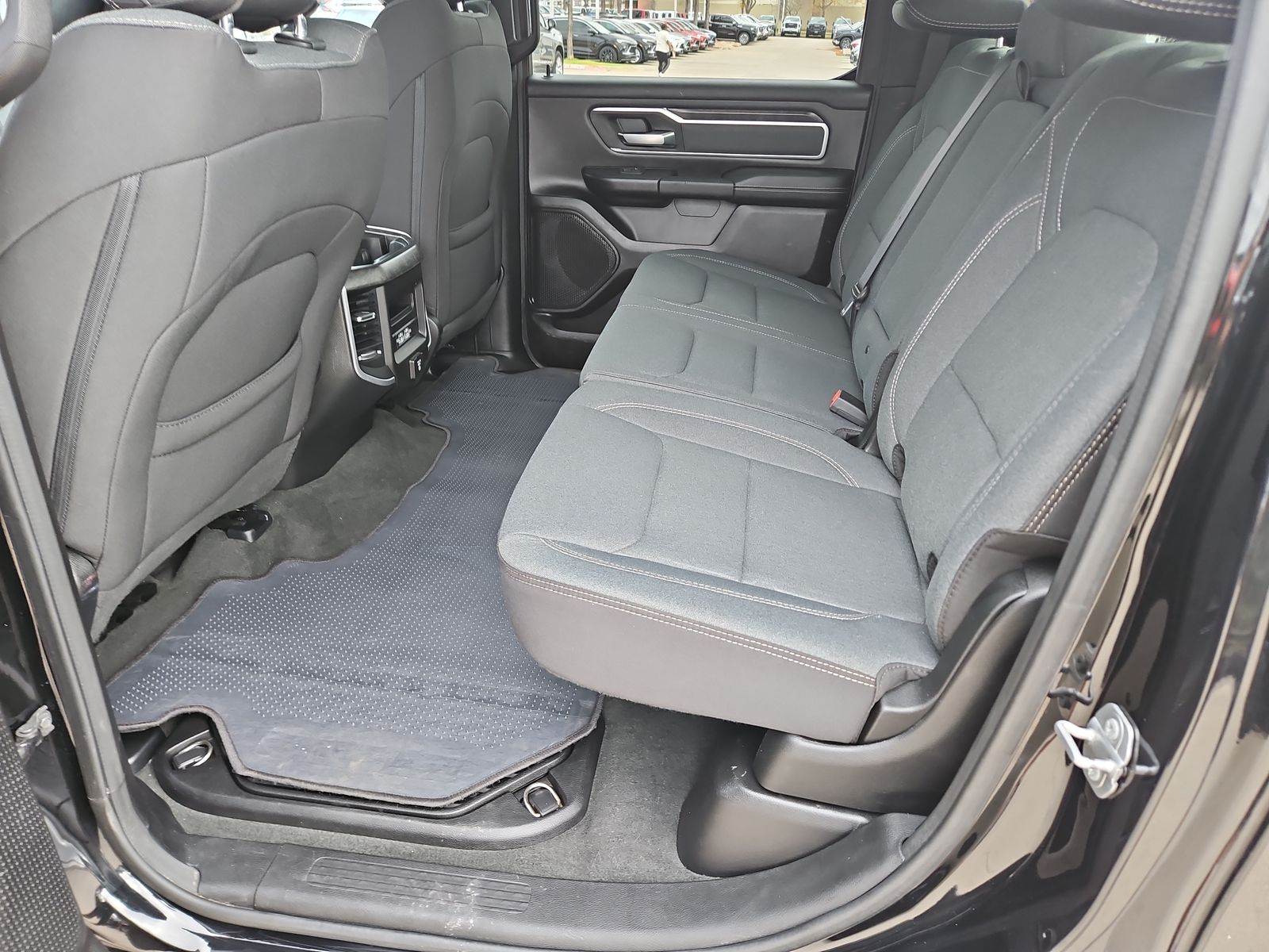 2022 RAM 1500 Big Horn Crew Cab 4x4 5'7" Box