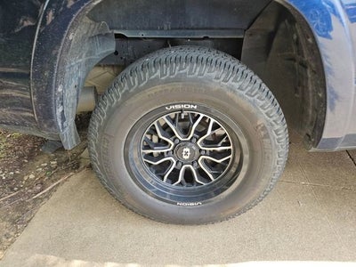 2020 RAM 1500 Laramie Quad Cab 4x4 6'4" Box