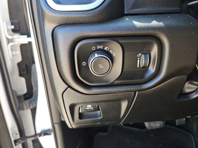 2024 RAM 1500 Big Horn Crew Cab 4x4 5'7" Box