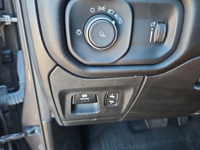 2023 RAM 1500 Laramie Crew Cab 4x4 5'7" Box