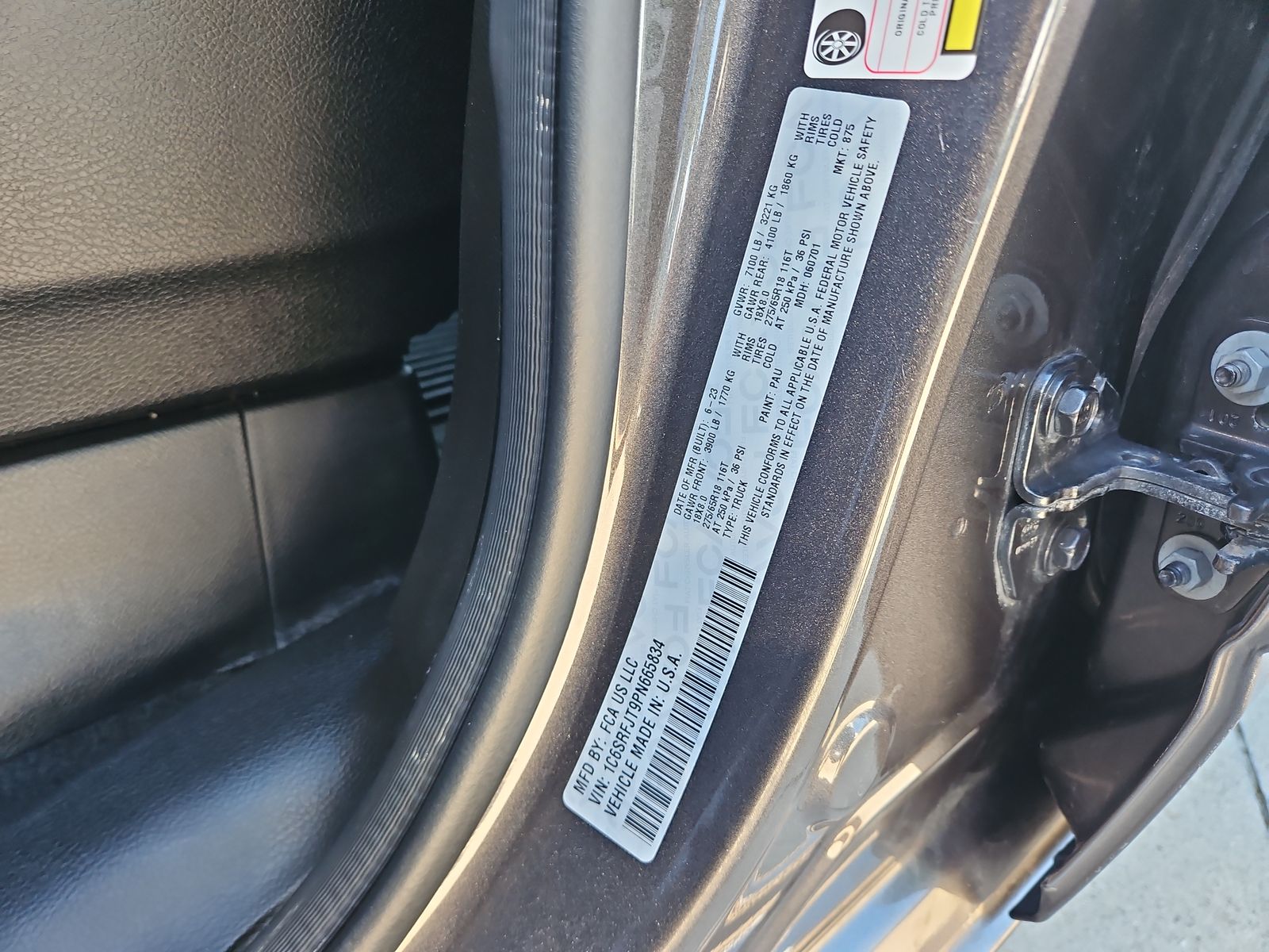 2023 RAM 1500 Laramie Crew Cab 4x4 5'7" Box