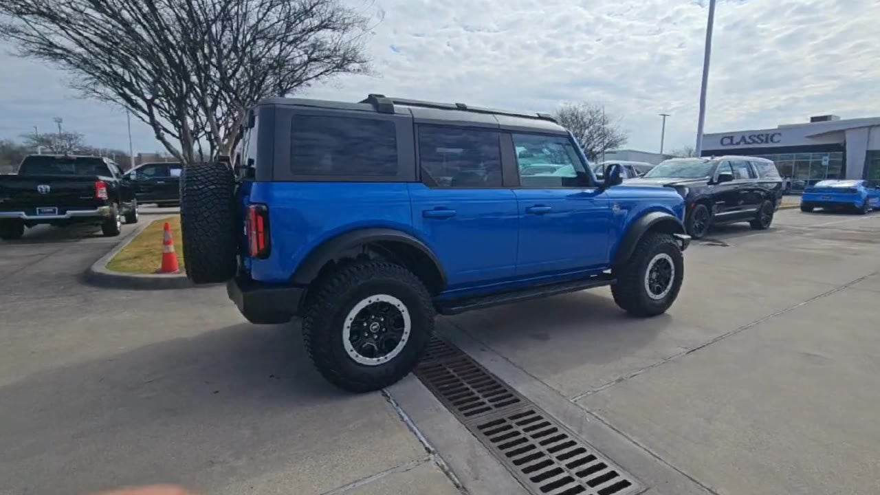 2023 Ford Bronco Base