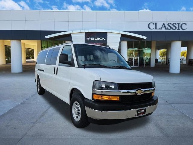 2023 Chevrolet Express 3500 LT Extended's photo