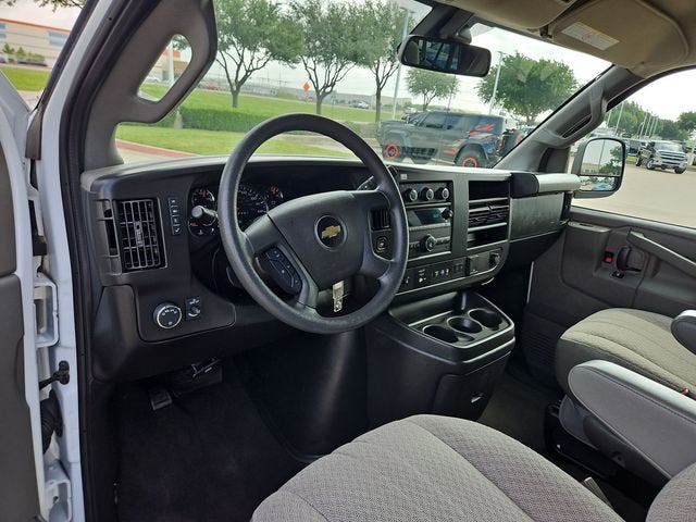 2023 Chevrolet Express Passenger 3500 1LT