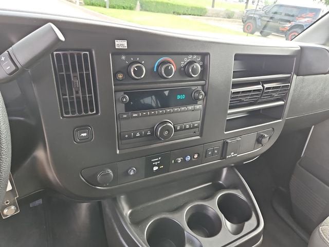2023 Chevrolet Express Passenger 3500 1LT