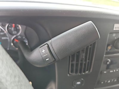 2023 Chevrolet Express Passenger 3500 1LT