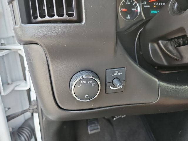 2023 Chevrolet Express Passenger 3500 1LT
