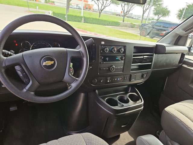 2023 Chevrolet Express Passenger 3500 1LT
