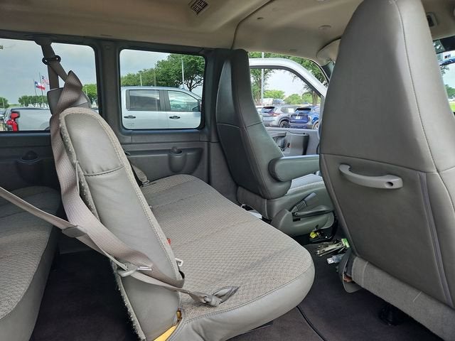 2023 Chevrolet Express Passenger 3500 1LT