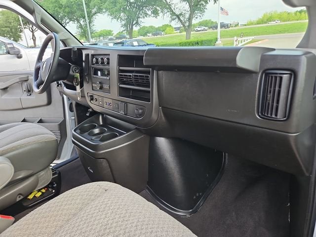 2023 Chevrolet Express Passenger 3500 1LT