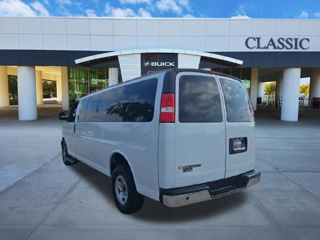 2023 Chevrolet Express Passenger 3500 1LT