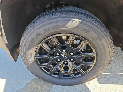 2025 Chevrolet Colorado WT/LT