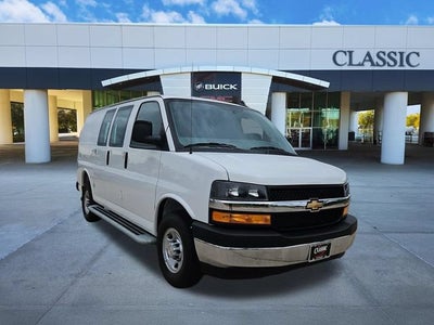 2025 Chevrolet Express Cargo WT