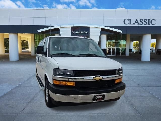2025 Chevrolet Express Cargo WT
