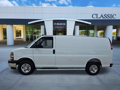 2025 Chevrolet Express Cargo WT