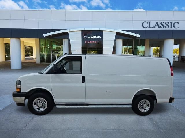 2025 Chevrolet Express Cargo WT