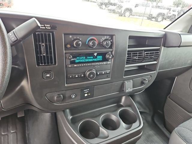 2025 Chevrolet Express Cargo WT