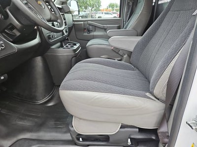 2025 Chevrolet Express Cargo WT