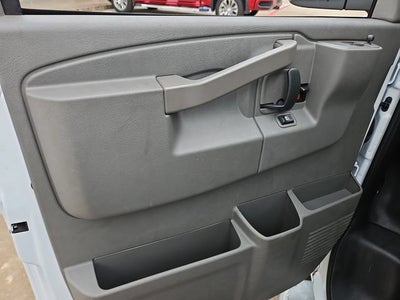 2025 Chevrolet Express Cargo WT