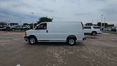 2025 Chevrolet Express Cargo WT