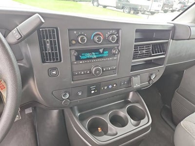 2025 GMC Savana Passenger LT