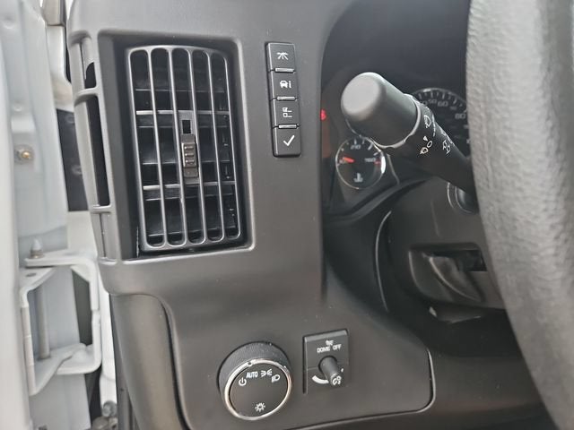 2025 GMC Savana Passenger LT