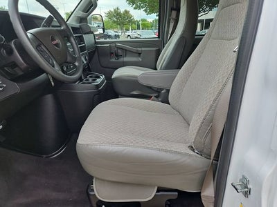 2025 GMC Savana Passenger LT