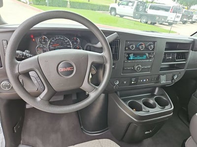 2025 GMC Savana Passenger LT
