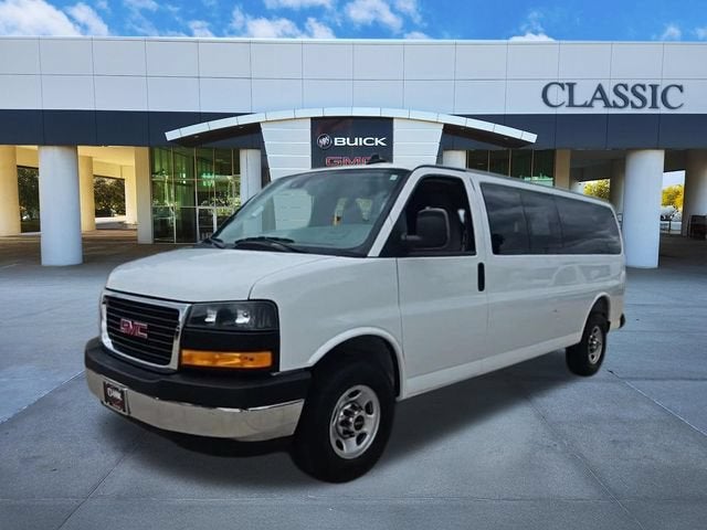 2025 GMC Savana Passenger LT