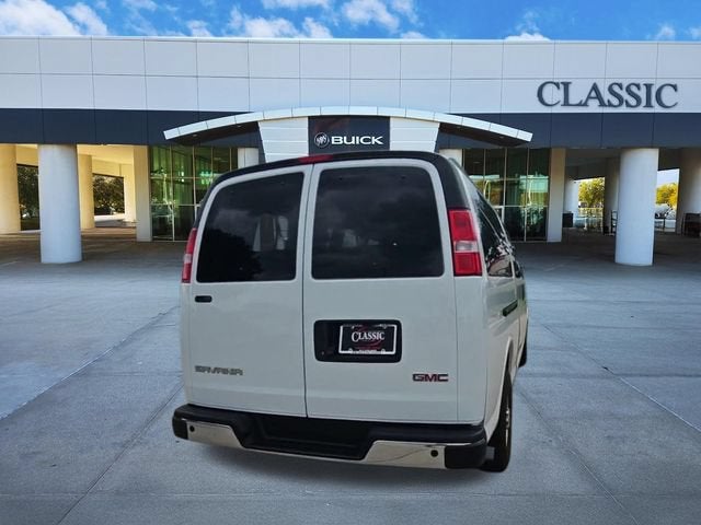 2025 GMC Savana Passenger LT
