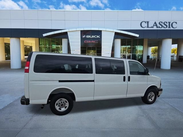 2025 GMC Savana Passenger LT